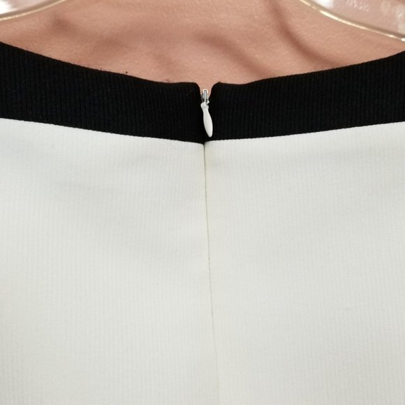 NWOT WD NY Ivory & Black Sleeveless Tailored Top - Picture 4 of 5